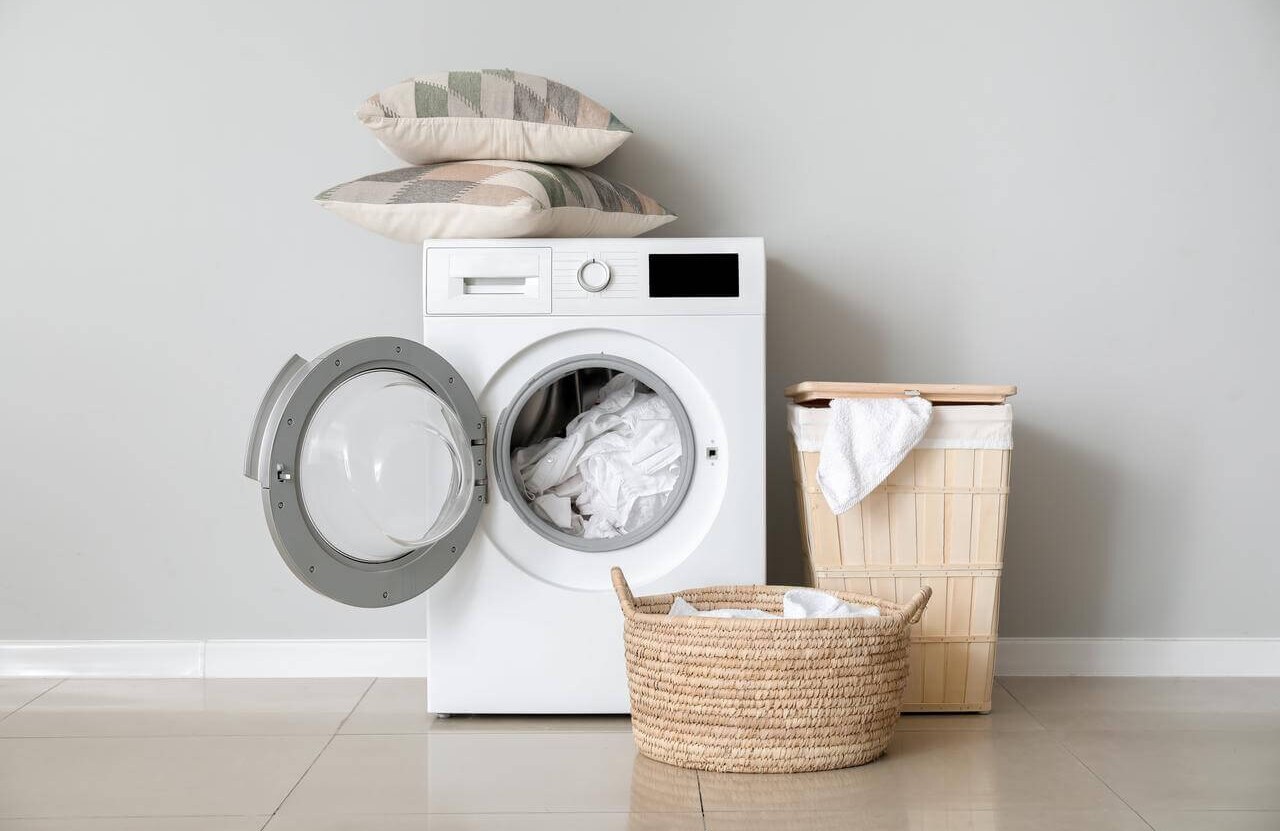 Machine à laver le linge dans une buanderie